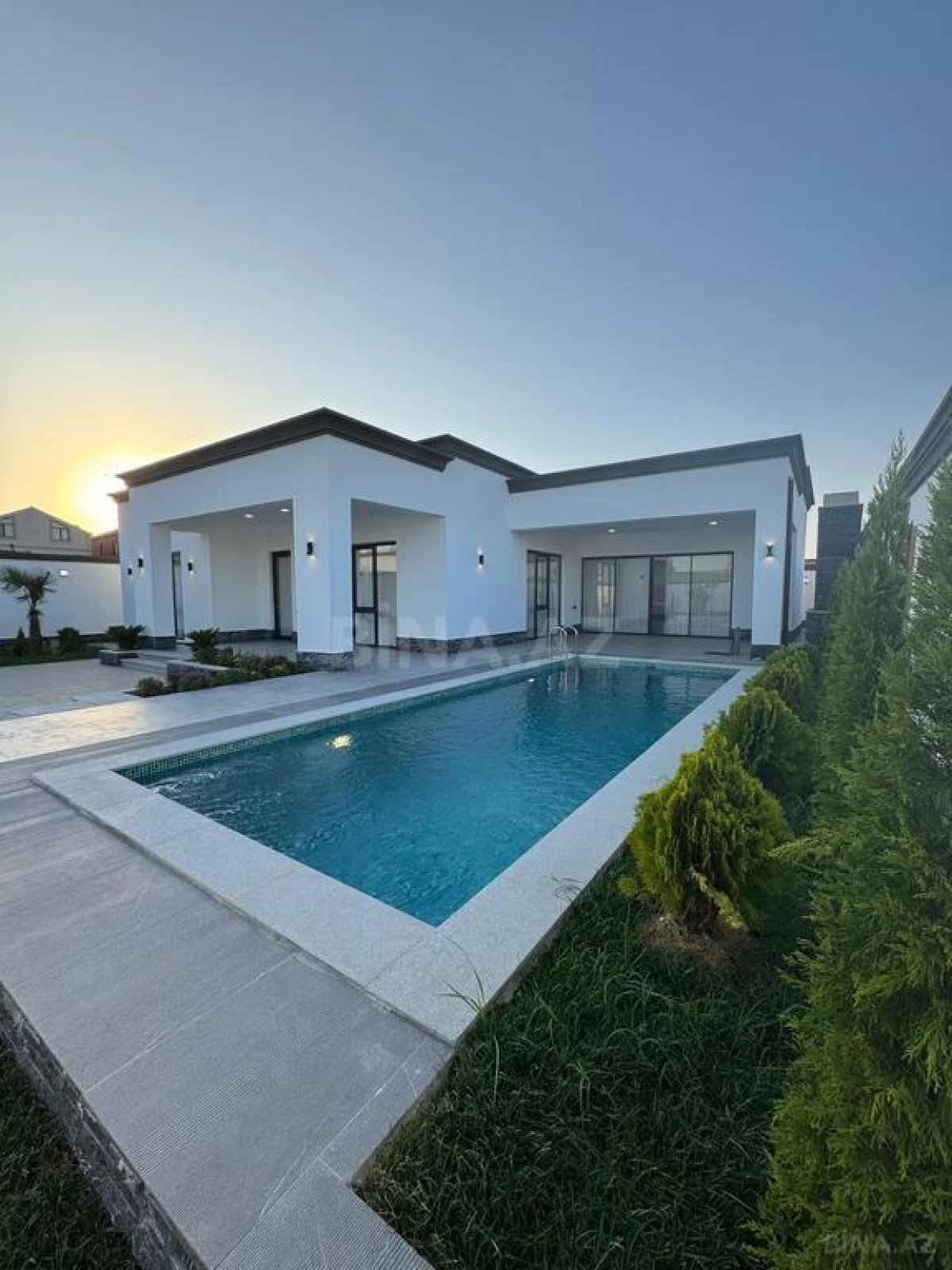 Satılır 4 otaqlı həyət evi 180 m²