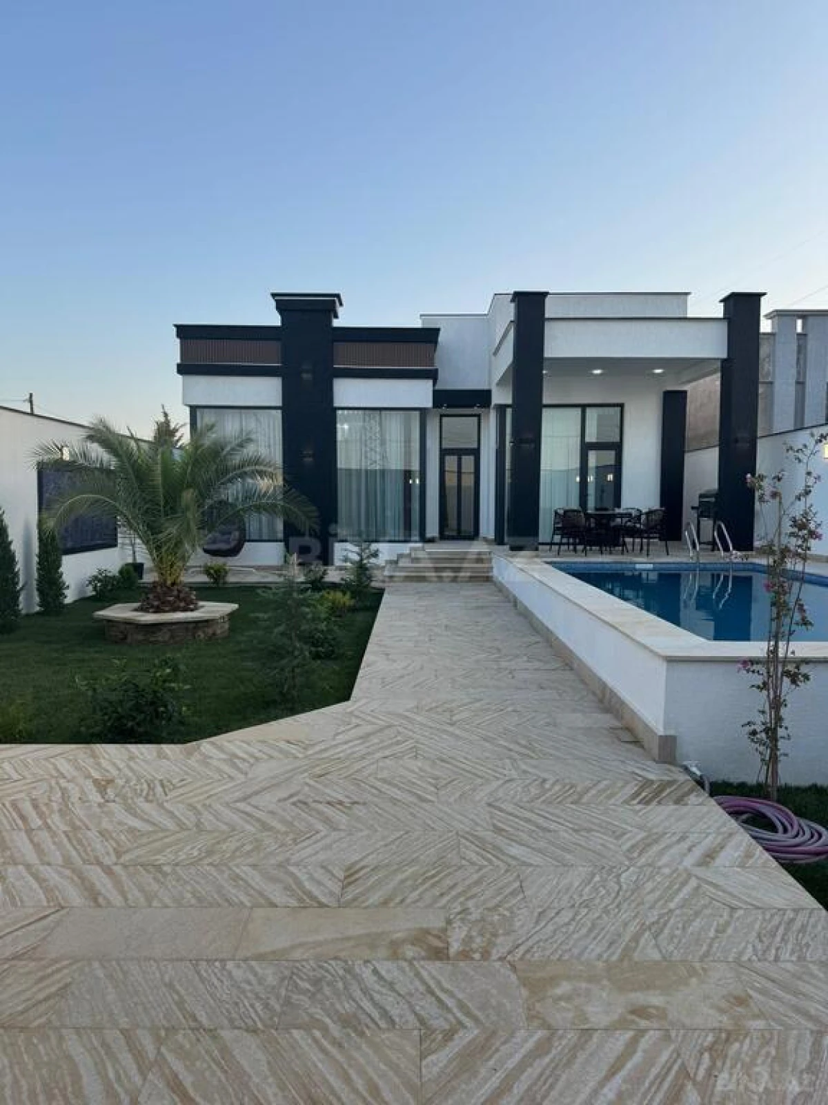 Satılır 4 otaqlı həyət evi 160 m²