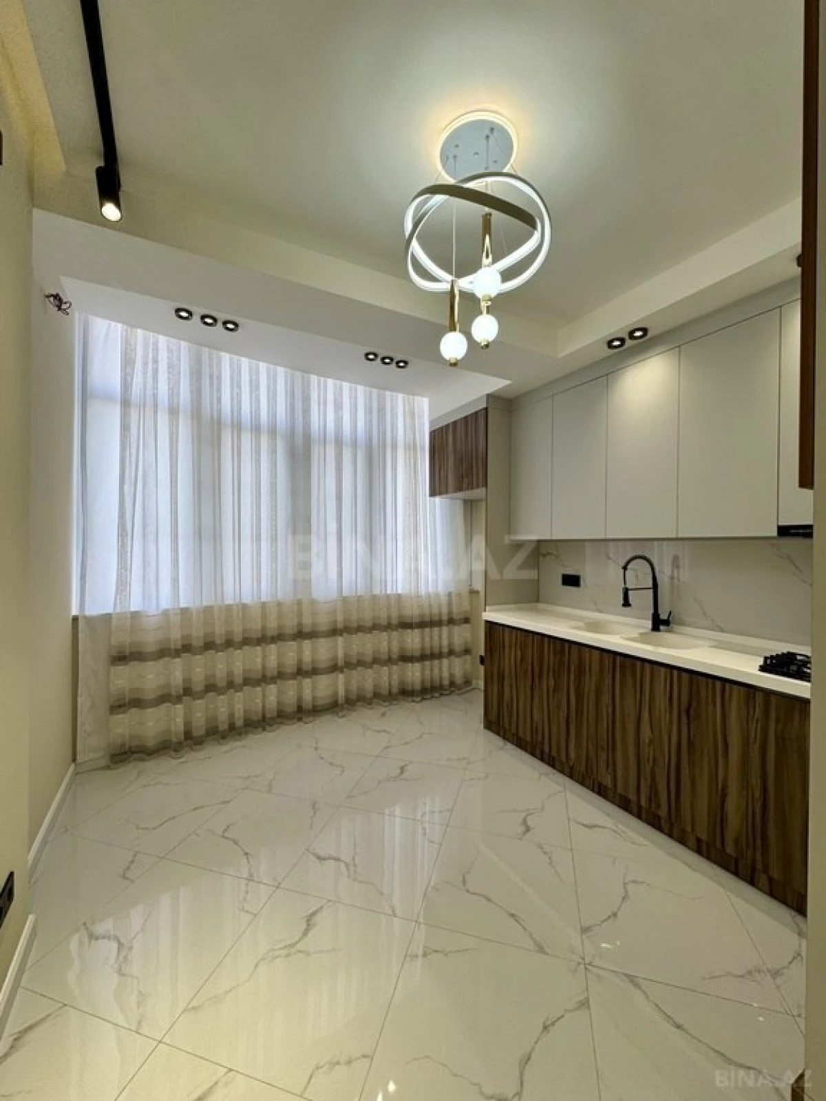 Satılır 3 otaqlı mənzil 100 m²
