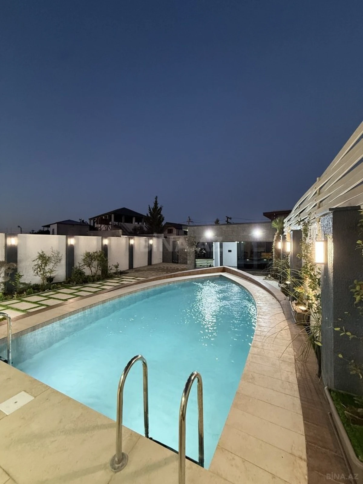 Satılır 4 otaqlı həyət evi 230 m²