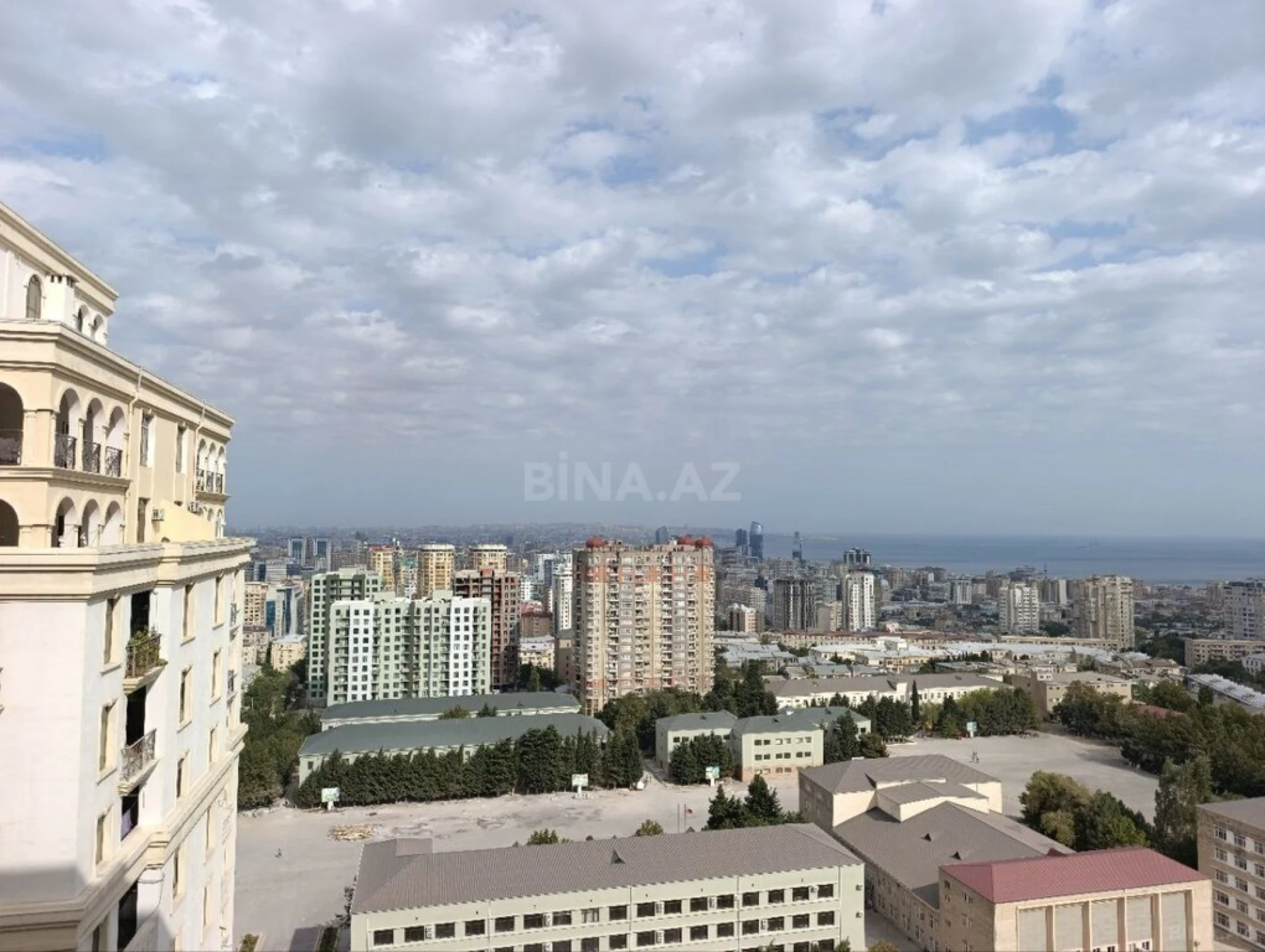 Kirayə verilir 4 otaqlı mənzil 190 m²