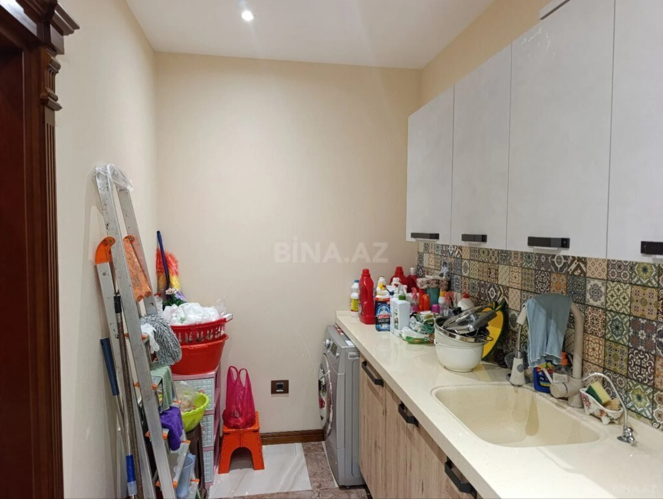Kirayə verilir 4 otaqlı mənzil 190 m²