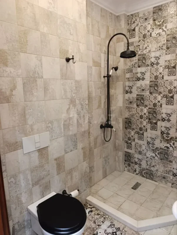 Kirayə verilir 4 otaqlı mənzil 190 m²