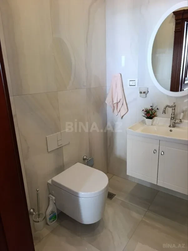 Kirayə verilir 4 otaqlı mənzil 190 m²