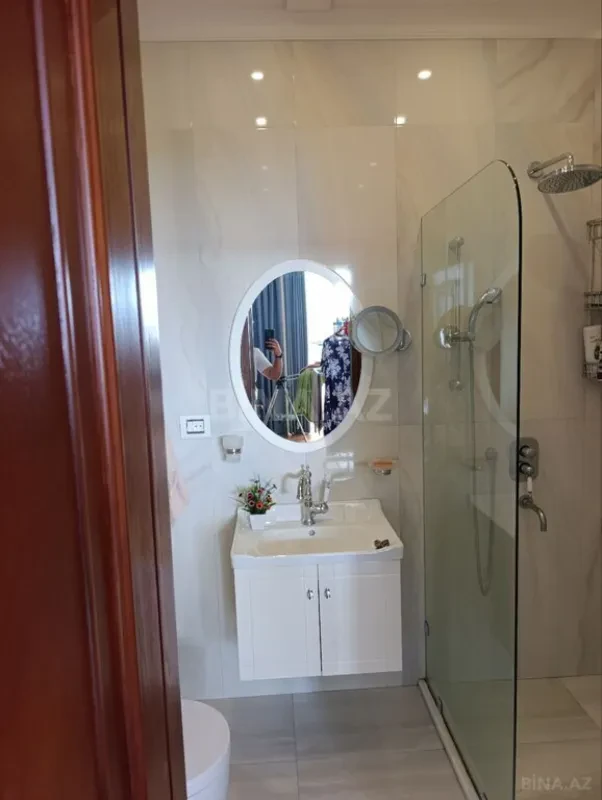 Kirayə verilir 4 otaqlı mənzil 190 m²