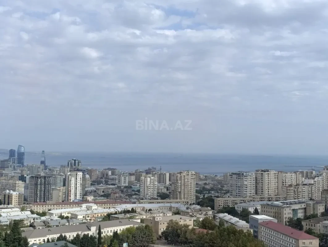 Kirayə verilir 4 otaqlı mənzil 190 m²