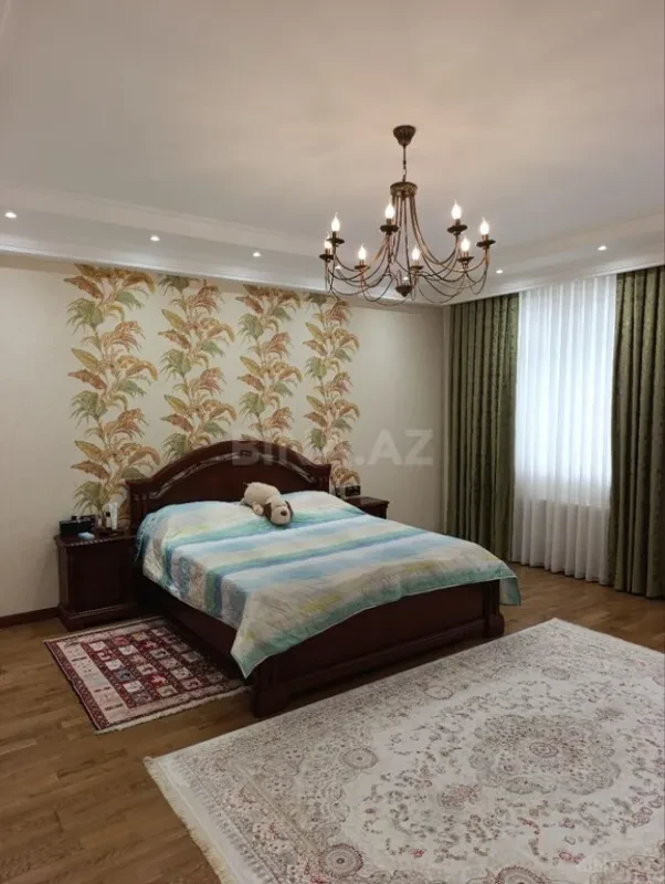 Kirayə verilir 4 otaqlı mənzil 190 m²