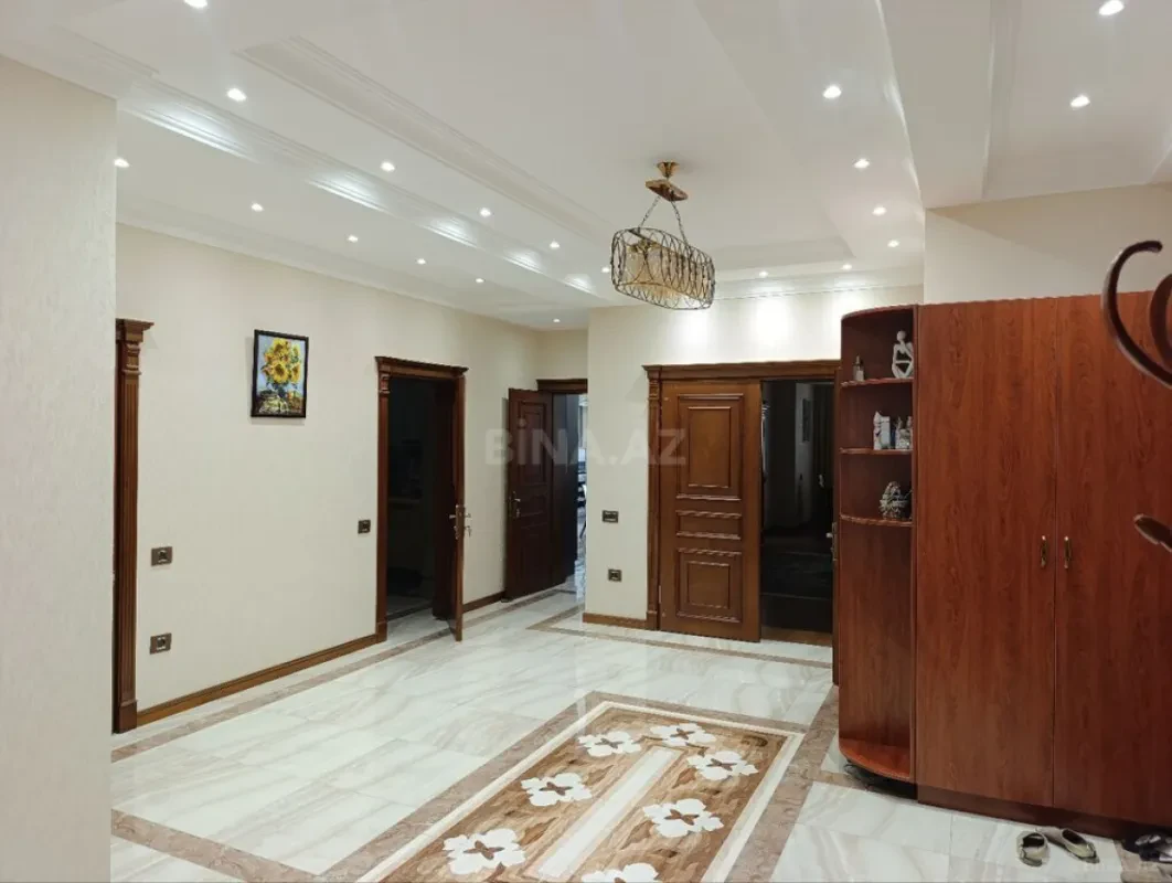Kirayə verilir 4 otaqlı mənzil 190 m²