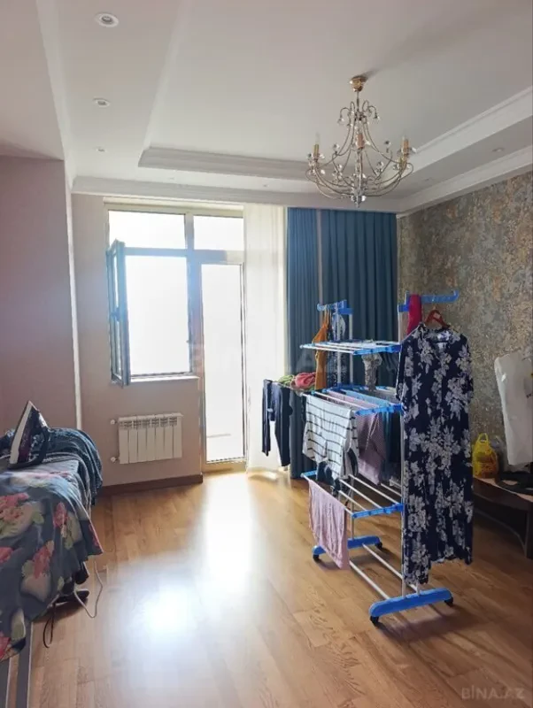 Kirayə verilir 4 otaqlı mənzil 190 m²