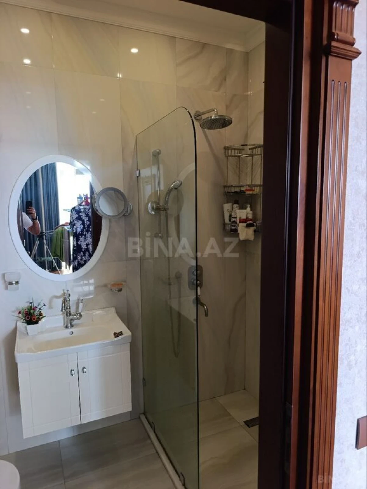 Kirayə verilir 4 otaqlı mənzil 190 m²
