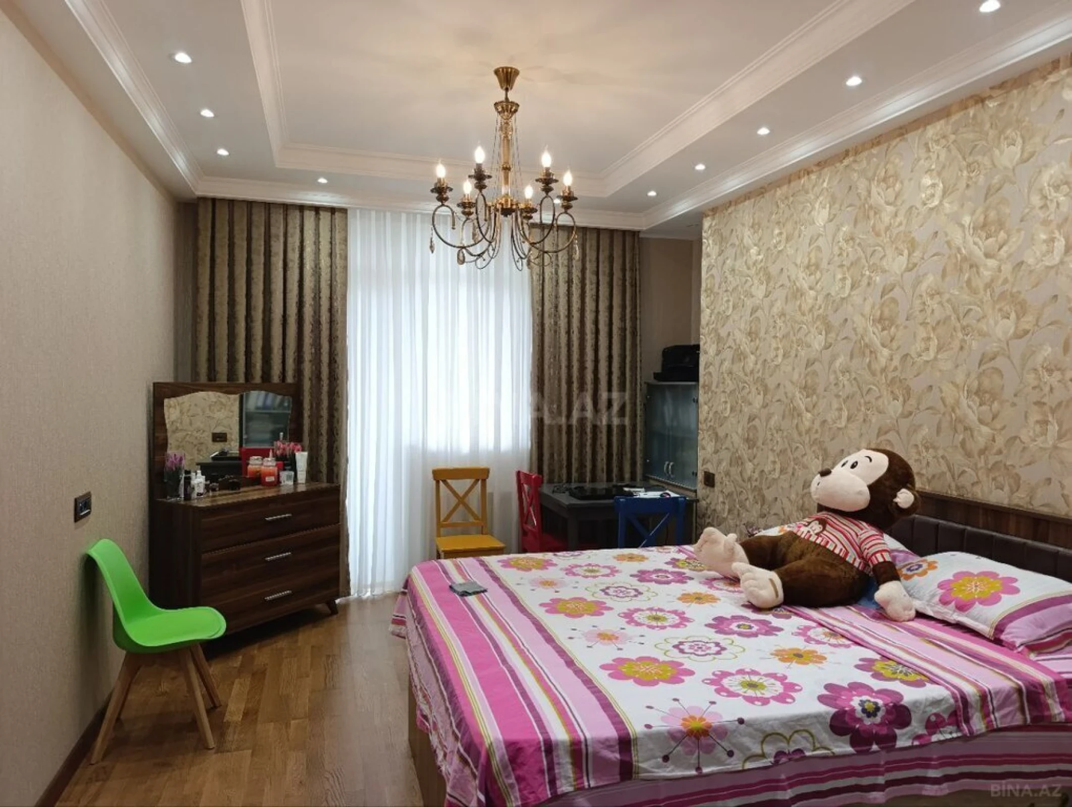 Kirayə verilir 4 otaqlı mənzil 190 m²