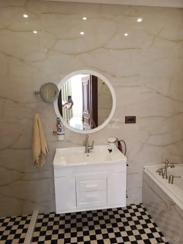 Kirayə verilir 4 otaqlı mənzil 190 m²