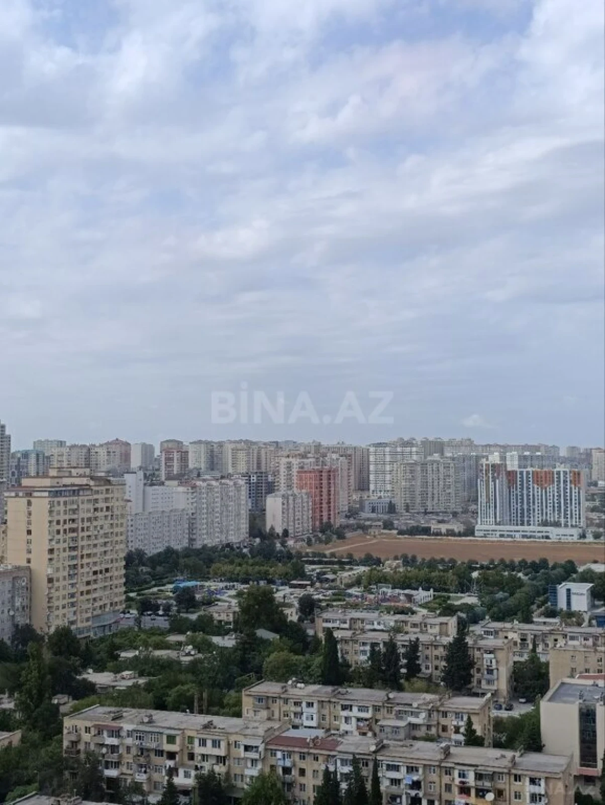 Kirayə verilir 4 otaqlı mənzil 190 m²