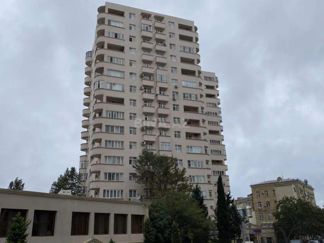 Satılır 3 otaqlı mənzil 112 m²