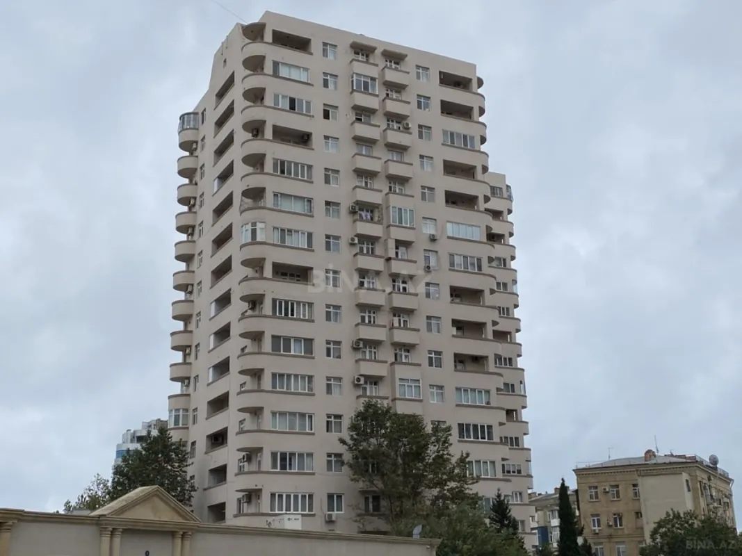 Satılır 3 otaqlı mənzil 112 m²