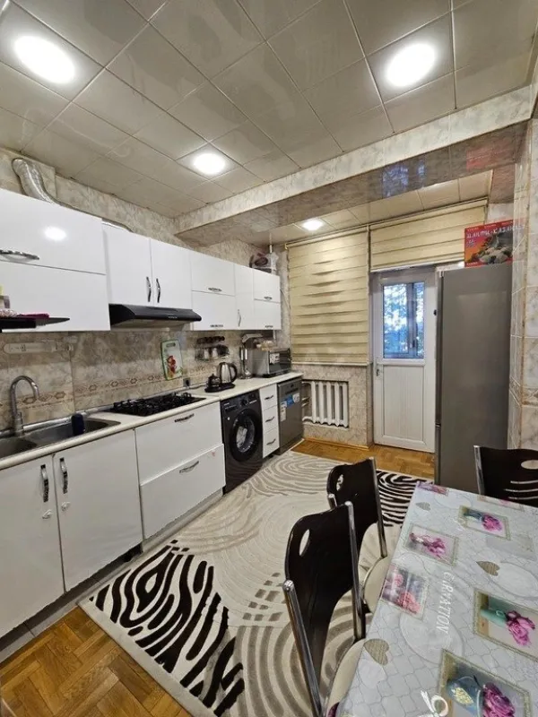 Satılır 3 otaqlı mənzil 112 m²
