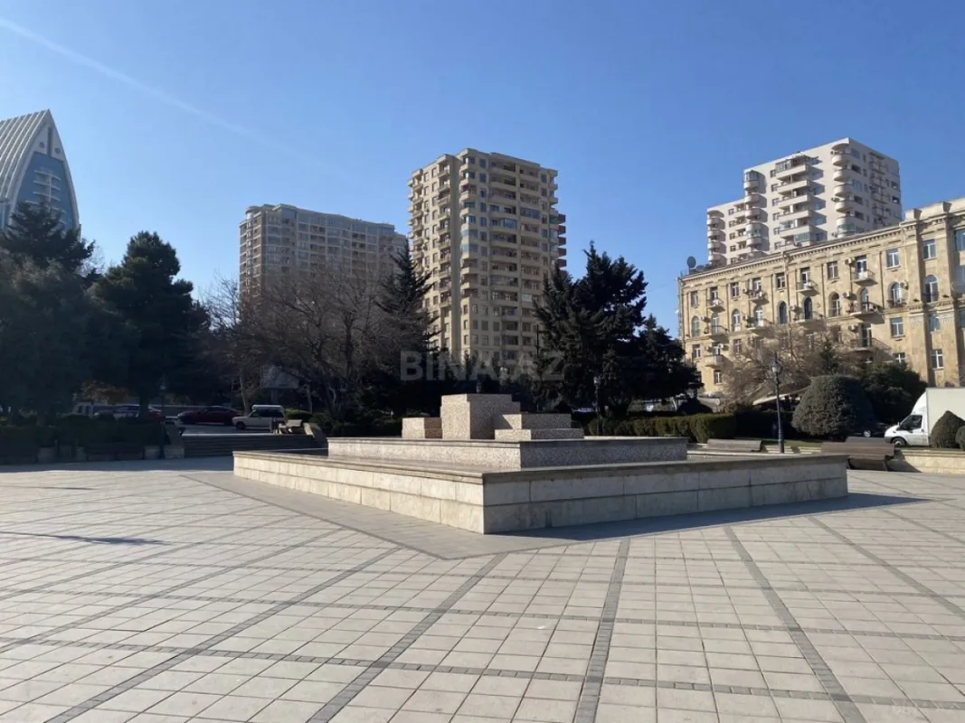 Satılır 3 otaqlı mənzil 112 m²