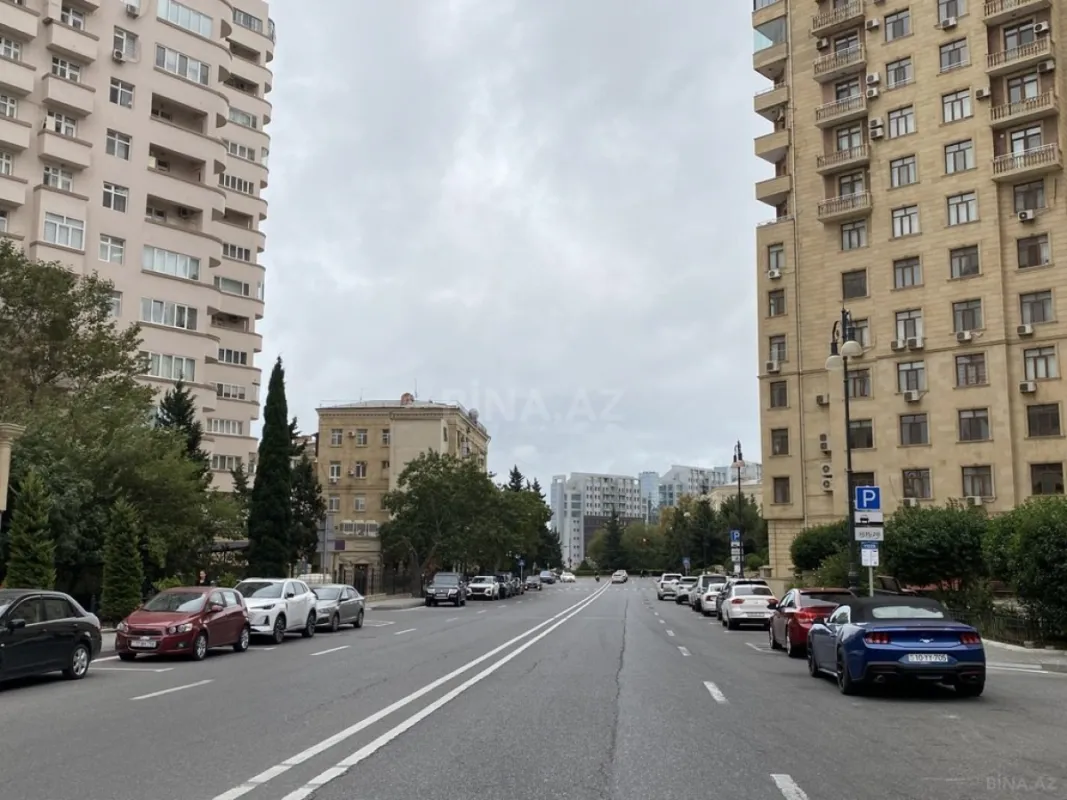 Satılır 3 otaqlı mənzil 112 m²