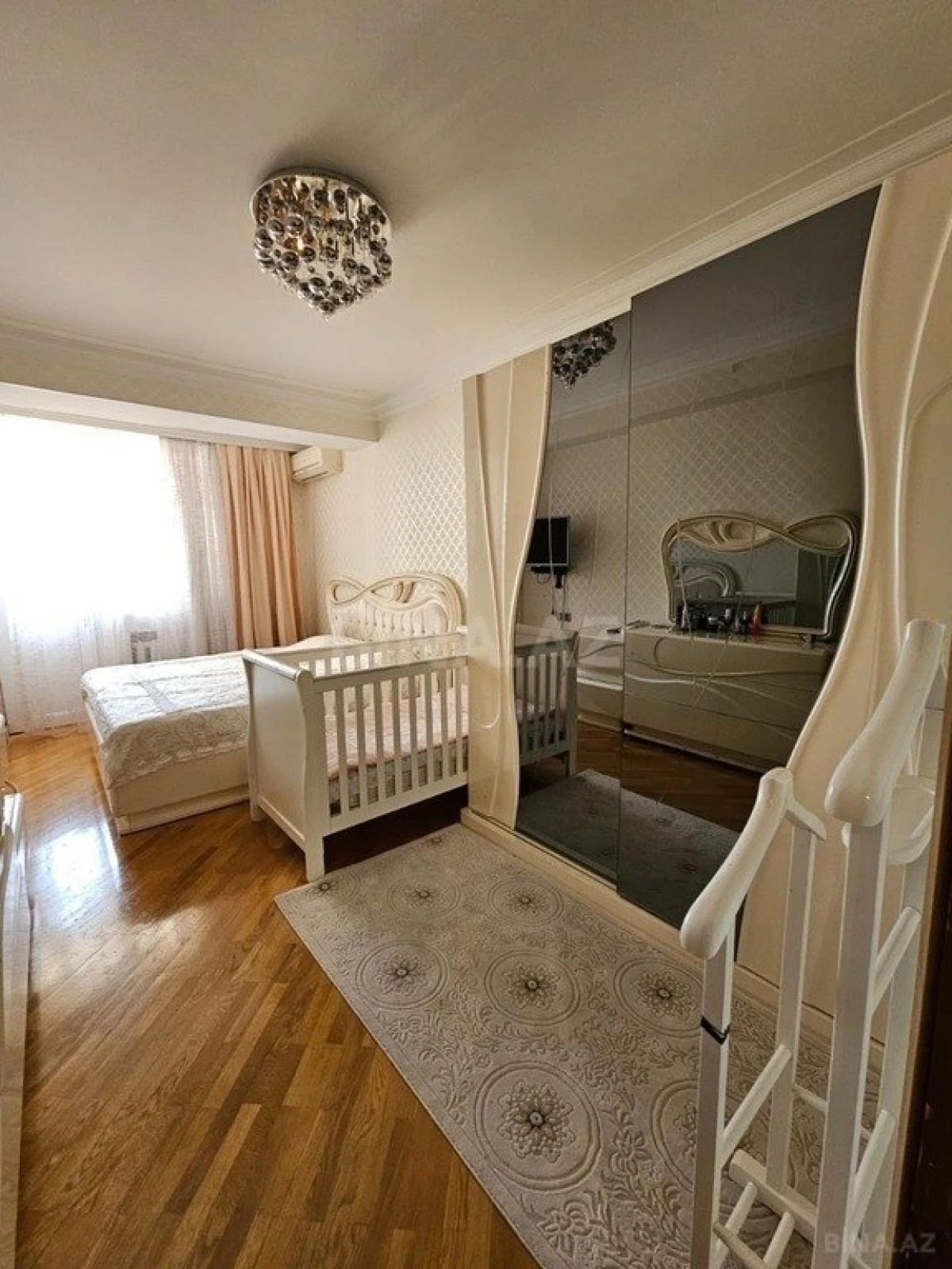 Satılır 3 otaqlı mənzil 112 m²