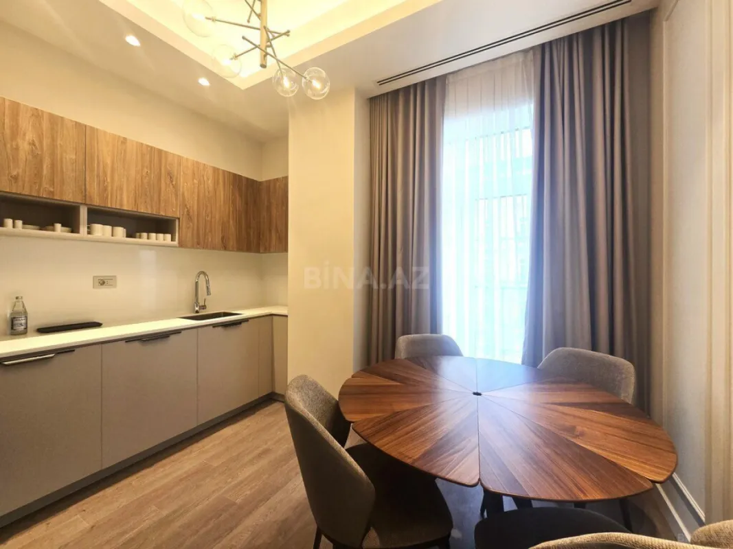 Satılır 3 otaqlı mənzil 105 m²