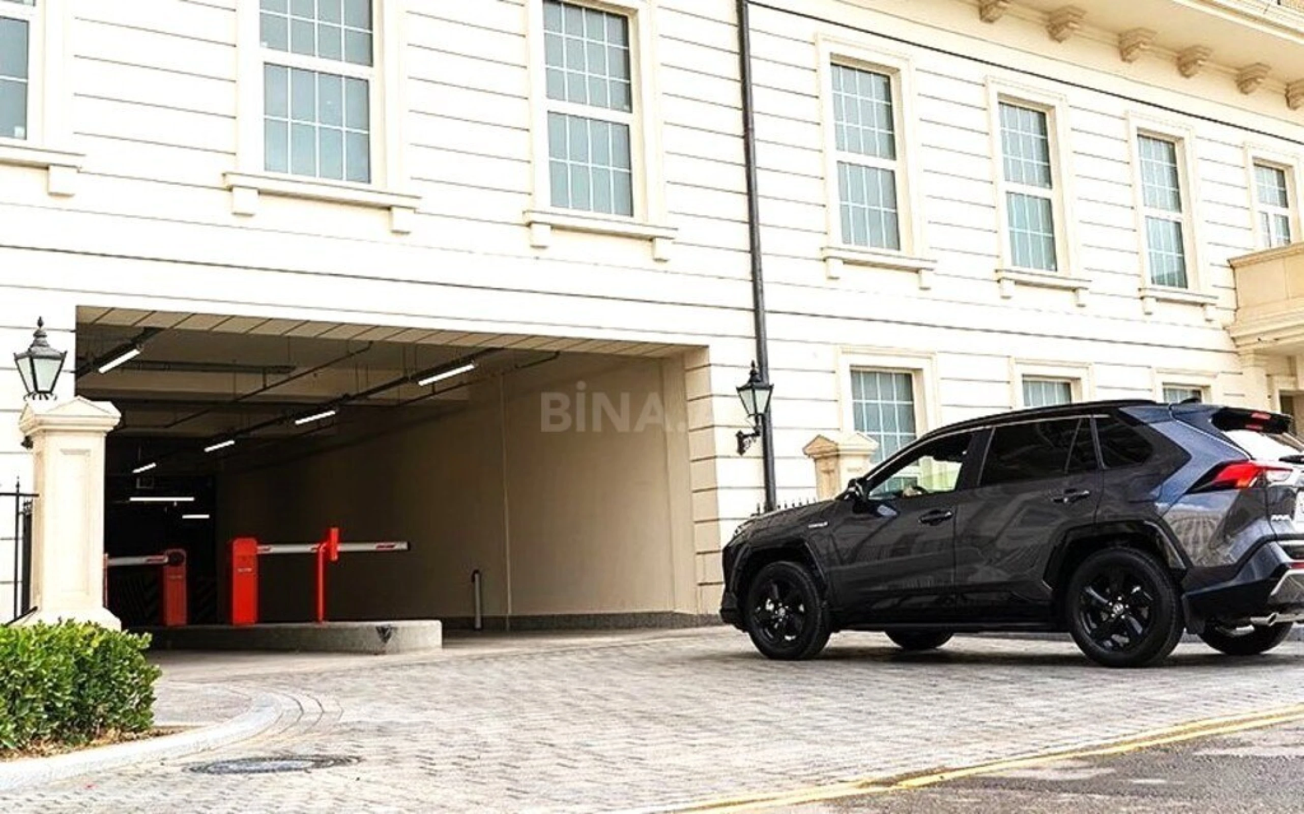 Satılır 3 otaqlı mənzil 105 m²