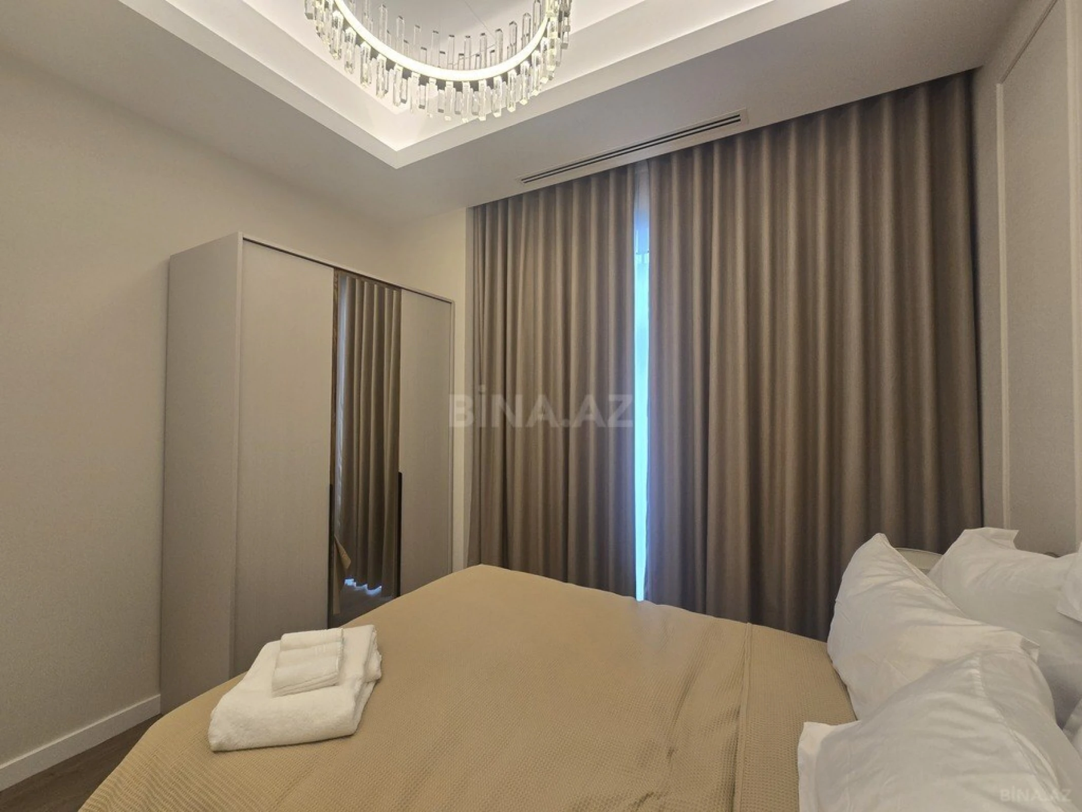 Satılır 3 otaqlı mənzil 105 m²