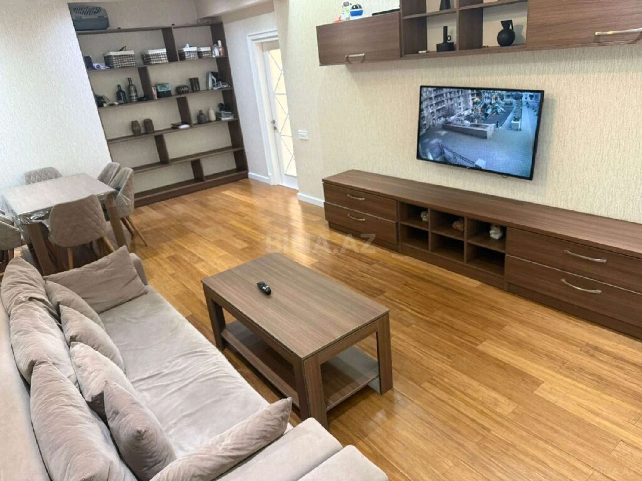 Satılır 3 otaqlı mənzil 98 m²