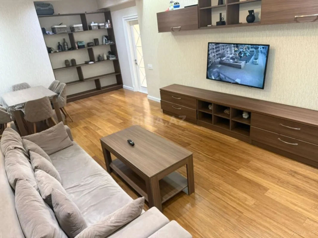 Satılır 3 otaqlı mənzil 98 m²