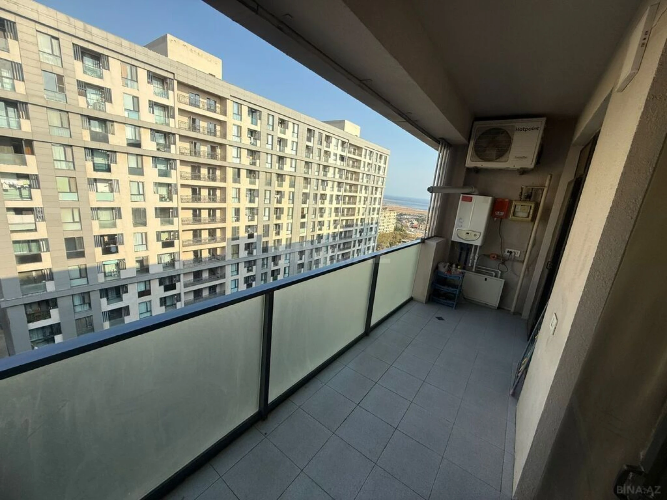 Satılır 3 otaqlı mənzil 98 m²