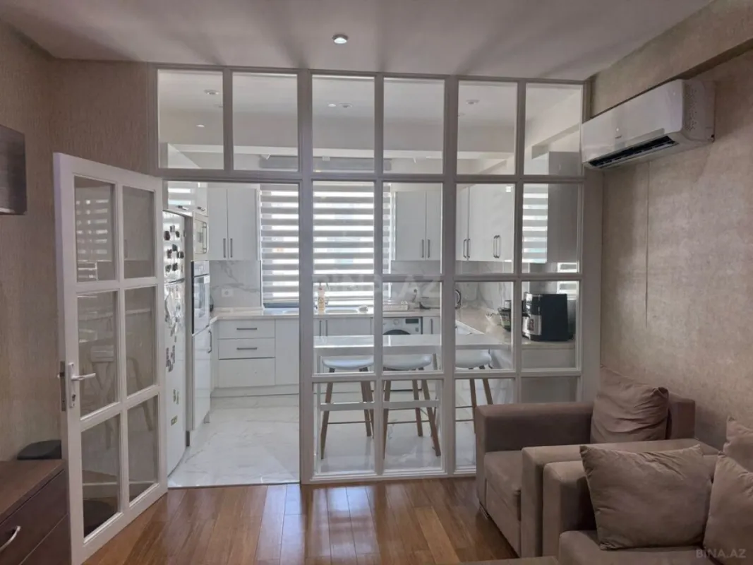 Satılır 3 otaqlı mənzil 98 m²