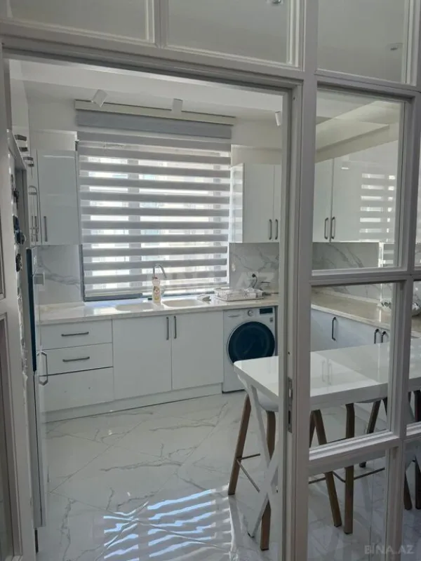 Satılır 3 otaqlı mənzil 98 m²