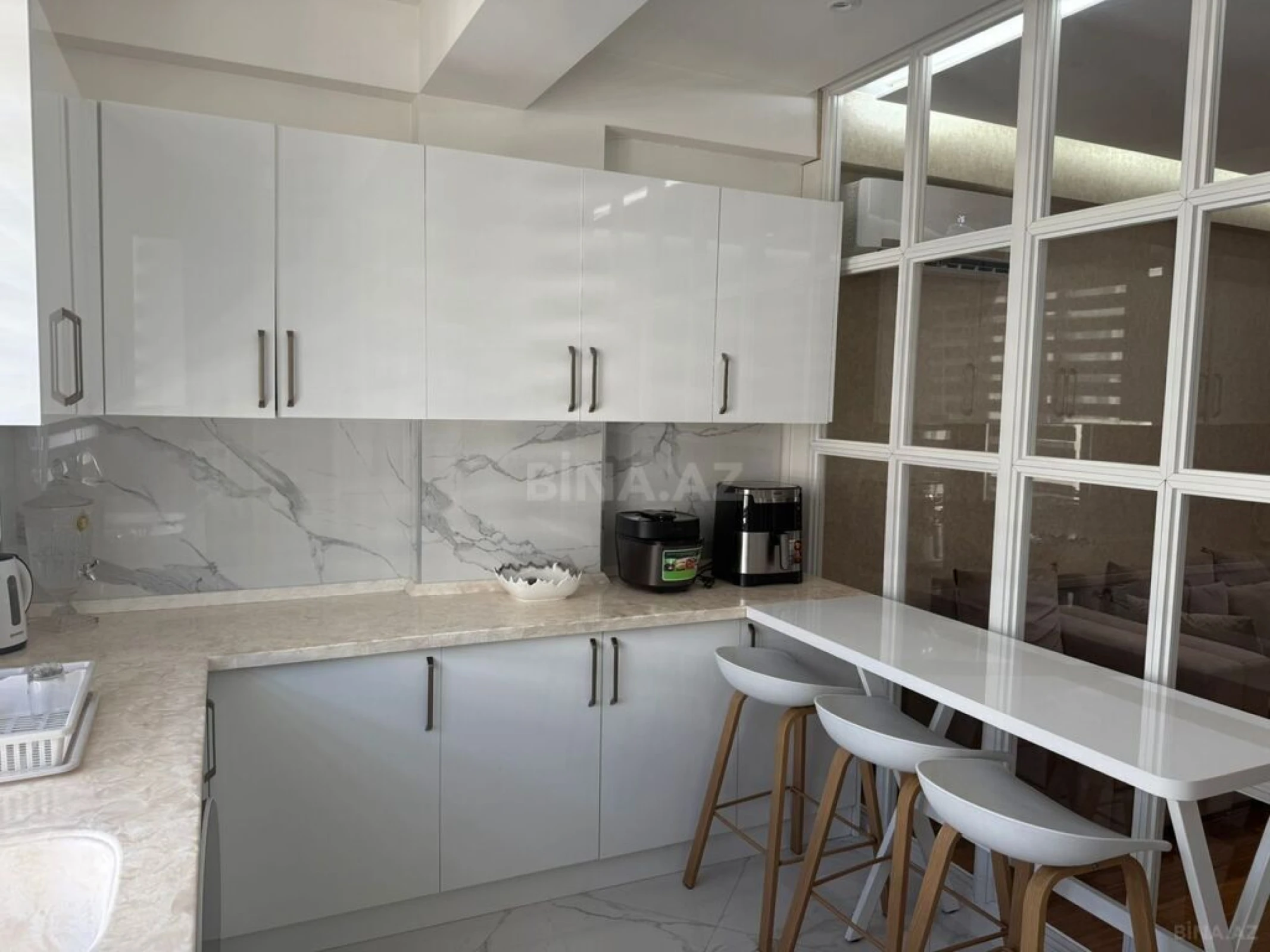 Satılır 3 otaqlı mənzil 98 m²