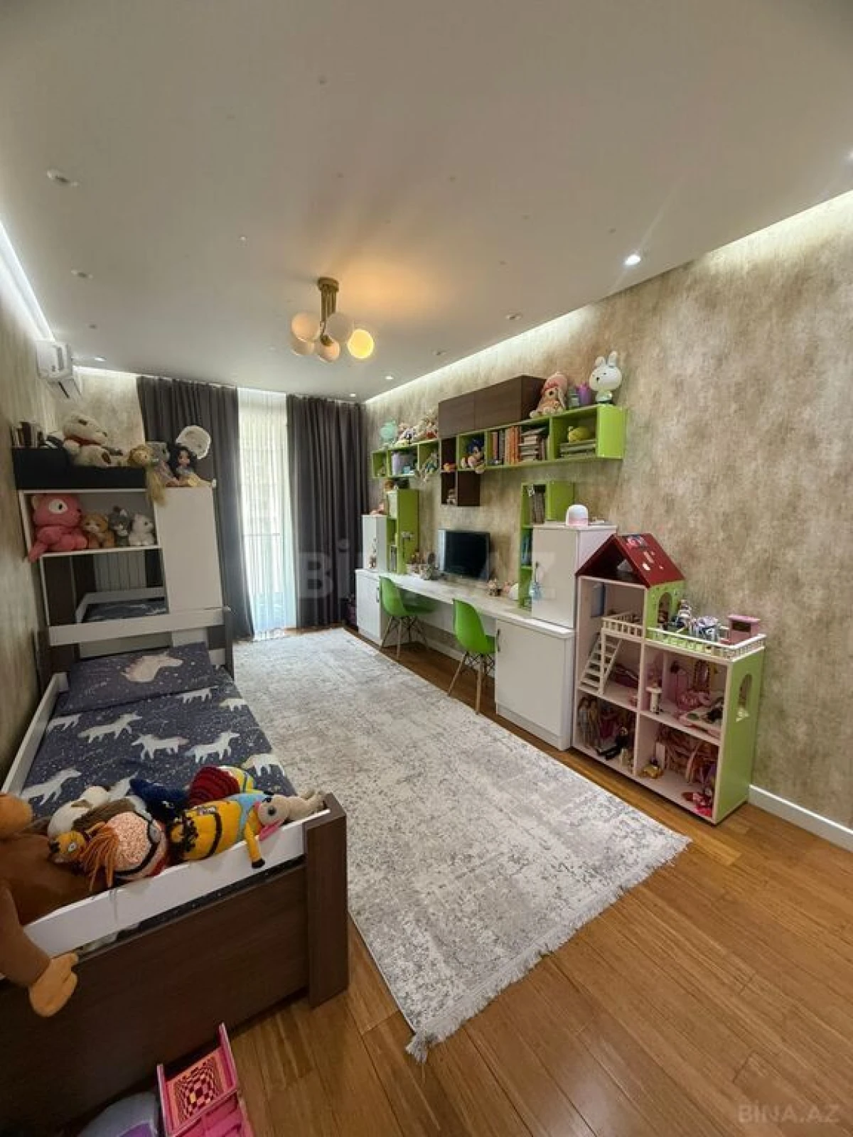 Satılır 3 otaqlı mənzil 98 m²