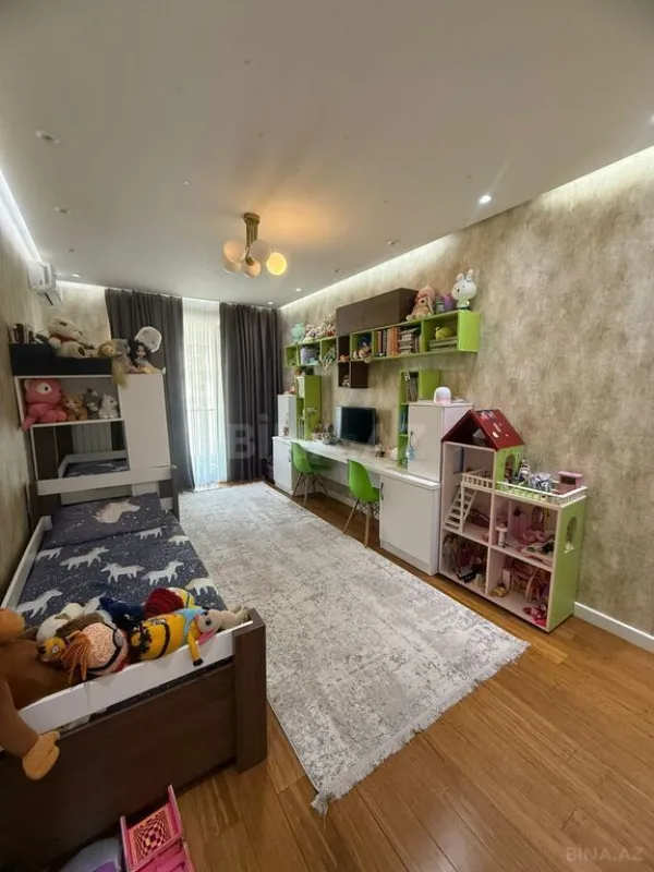 Satılır 3 otaqlı mənzil 98 m²