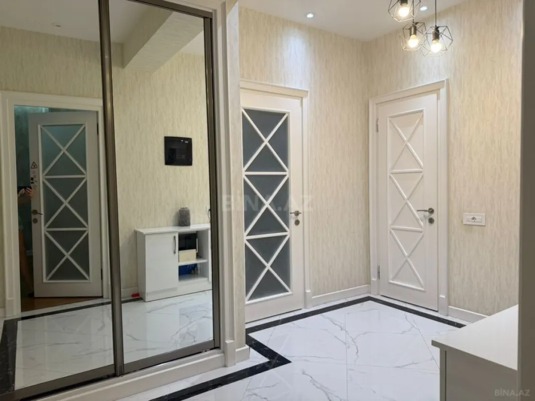 Satılır 3 otaqlı mənzil 98 m²