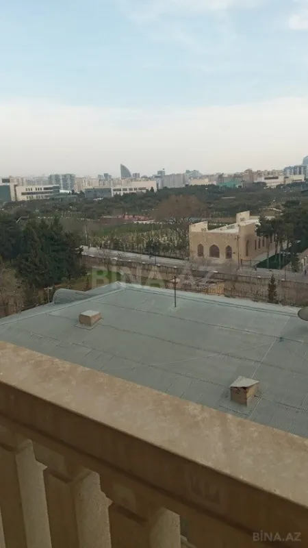 Satılır 3 otaqlı mənzil 146 m²