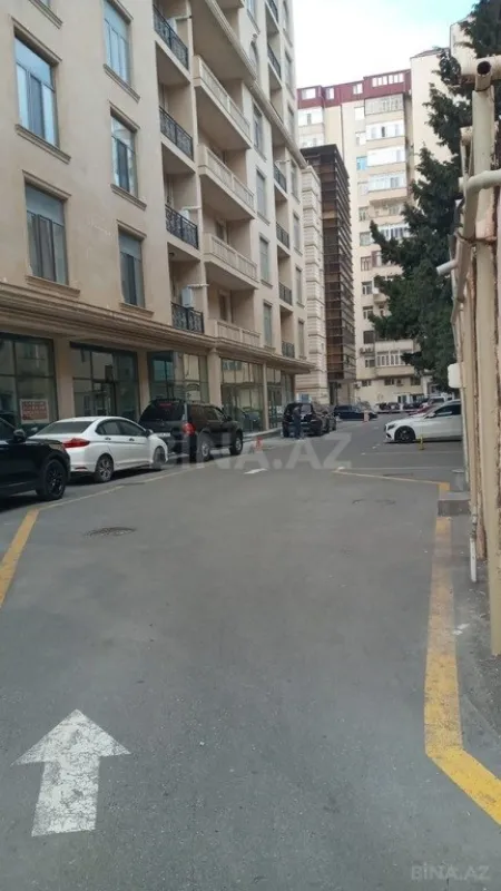 Satılır 3 otaqlı mənzil 146 m²