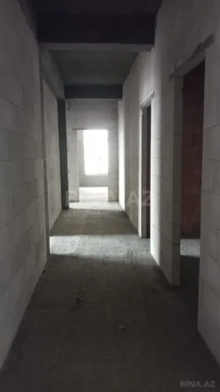 Satılır 3 otaqlı mənzil 146 m²