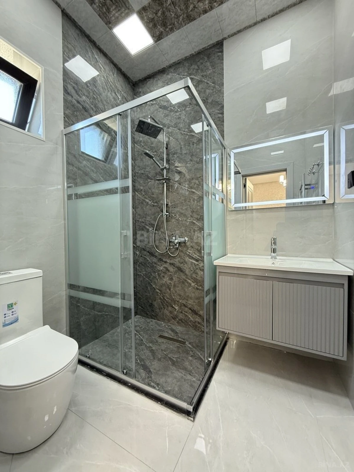 Satılır 4 otaqlı həyət evi 140 m²