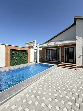 Satılır 4 otaqlı həyət evi 140 m²