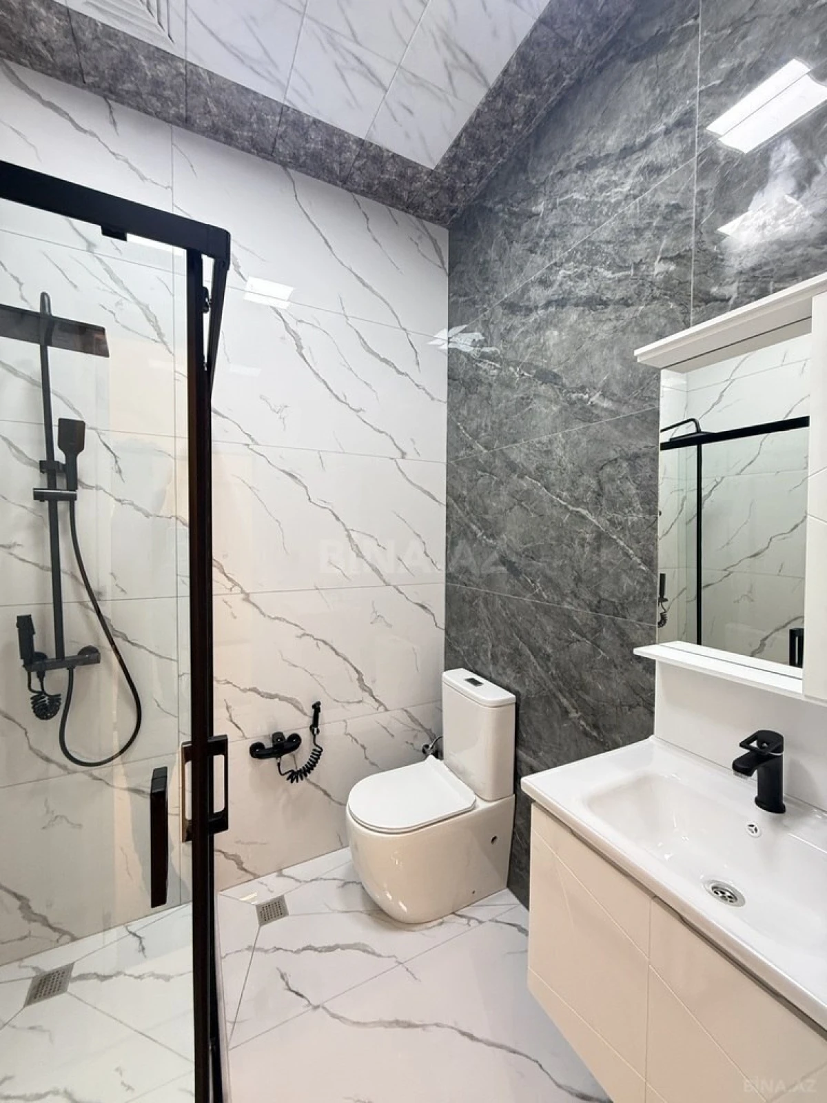 Satılır 4 otaqlı həyət evi 130 m²