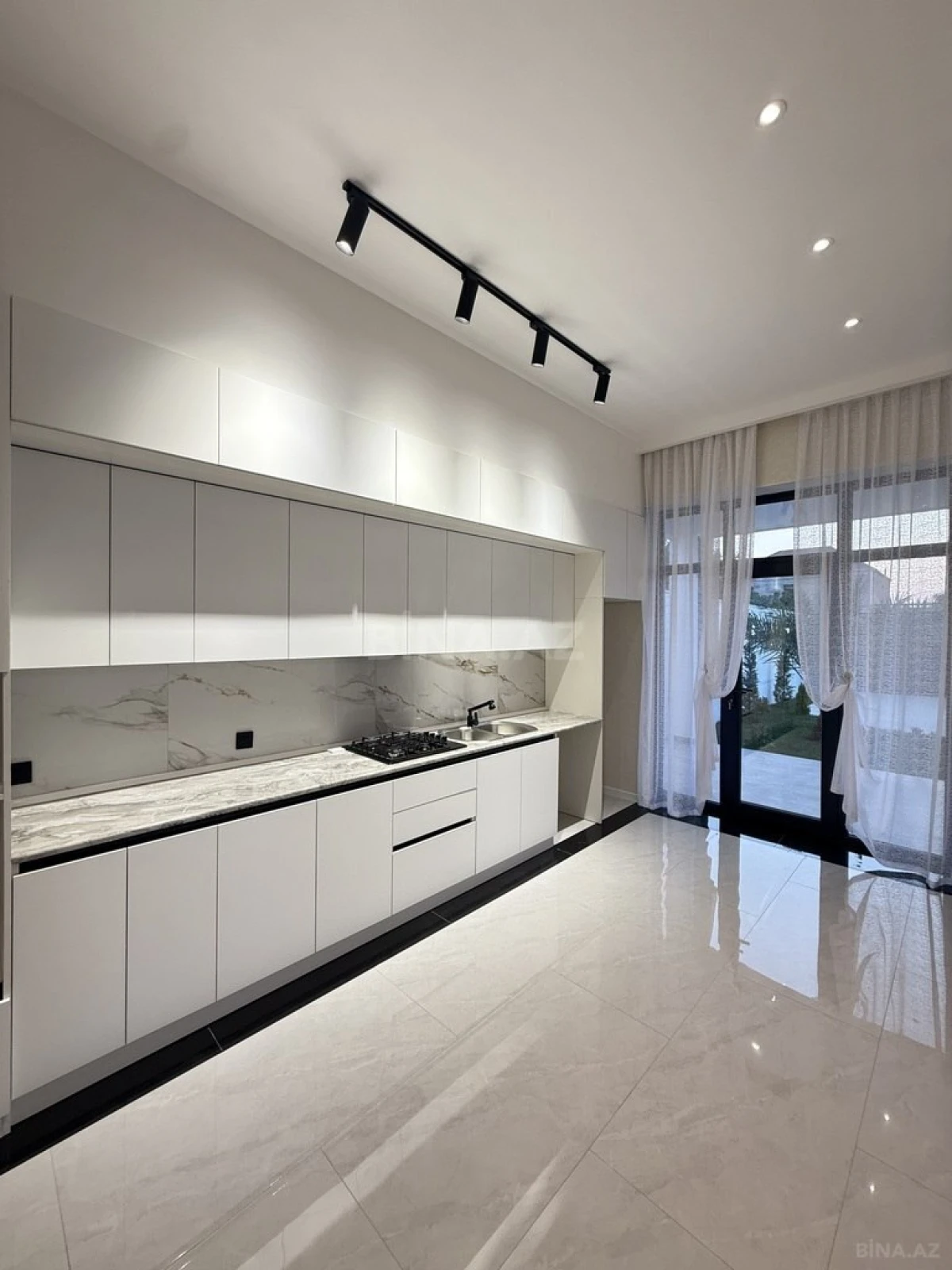 Satılır 4 otaqlı həyət evi 130 m²