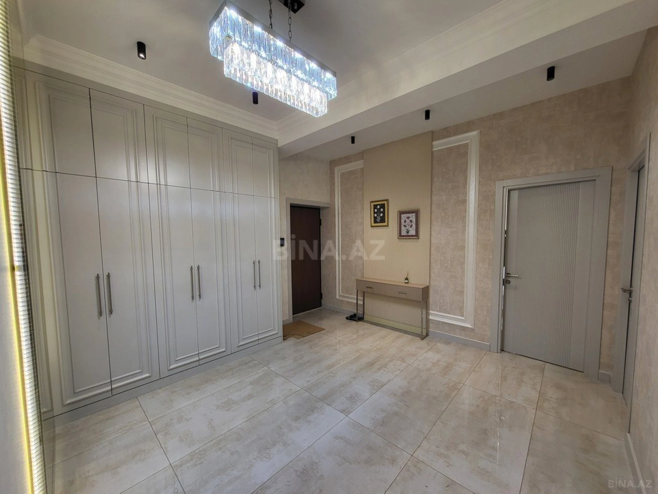 Kirayə verilir 3 otaqlı mənzil 140 m²