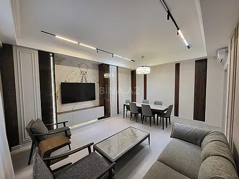 Kirayə verilir 3 otaqlı mənzil 140 m²