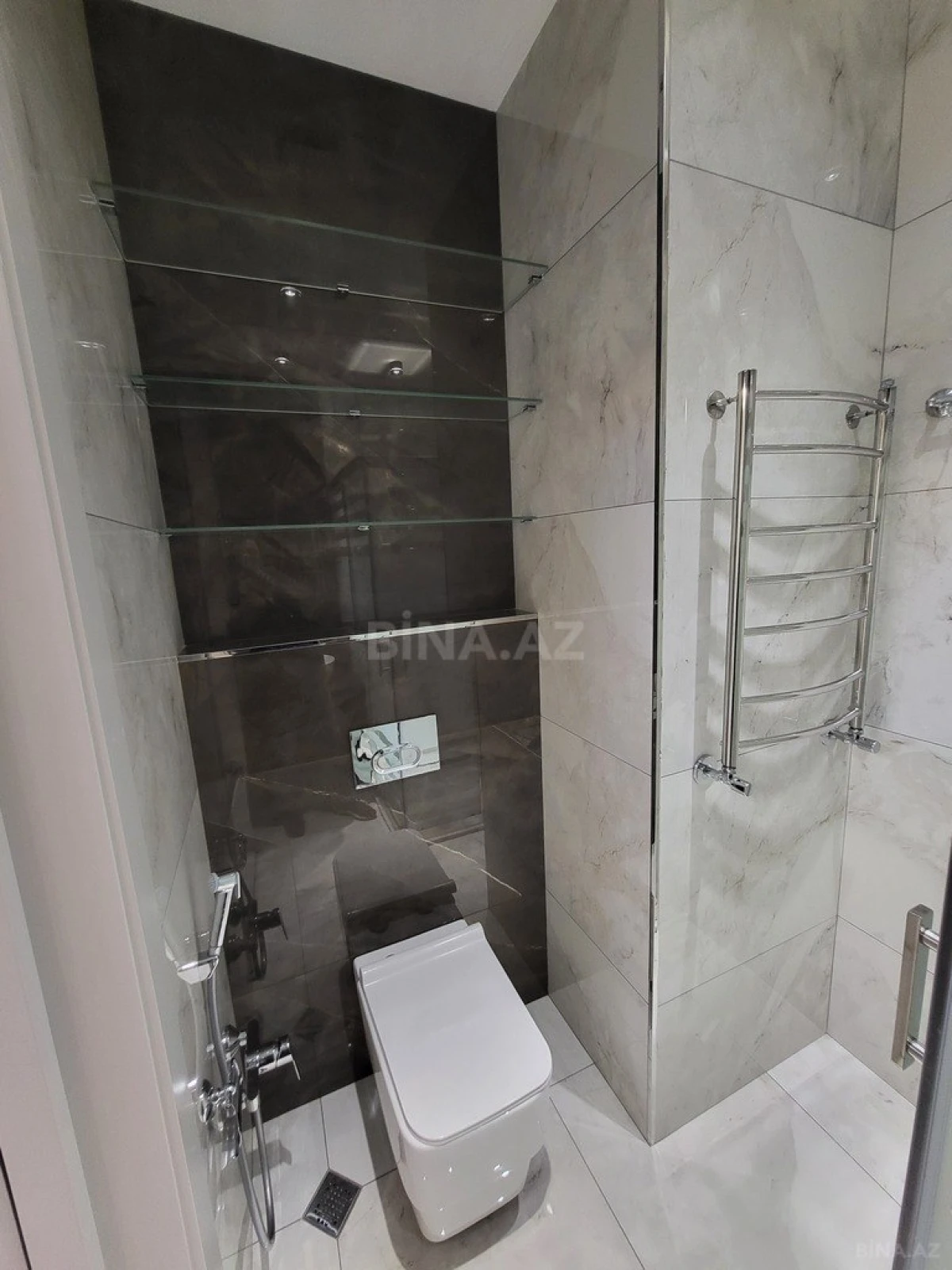 Kirayə verilir 3 otaqlı mənzil 140 m²