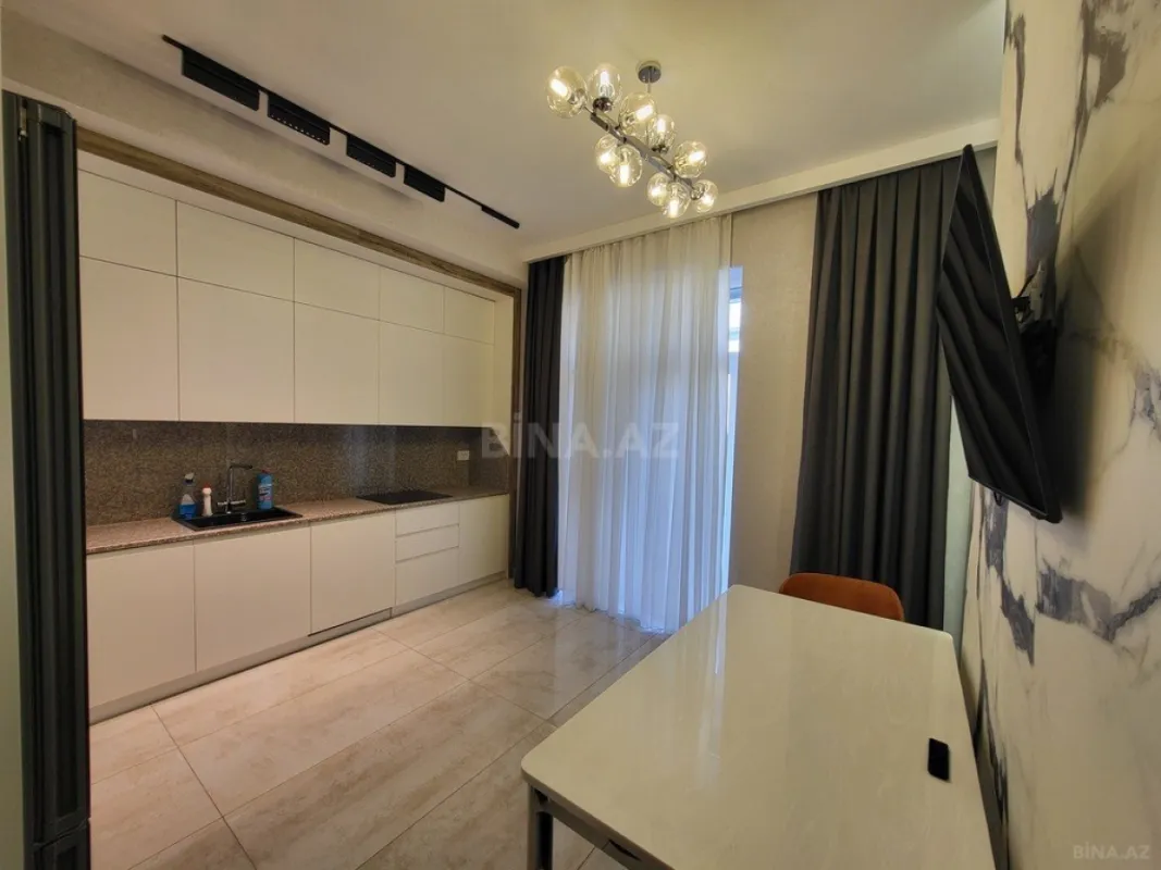 Kirayə verilir 3 otaqlı mənzil 140 m²