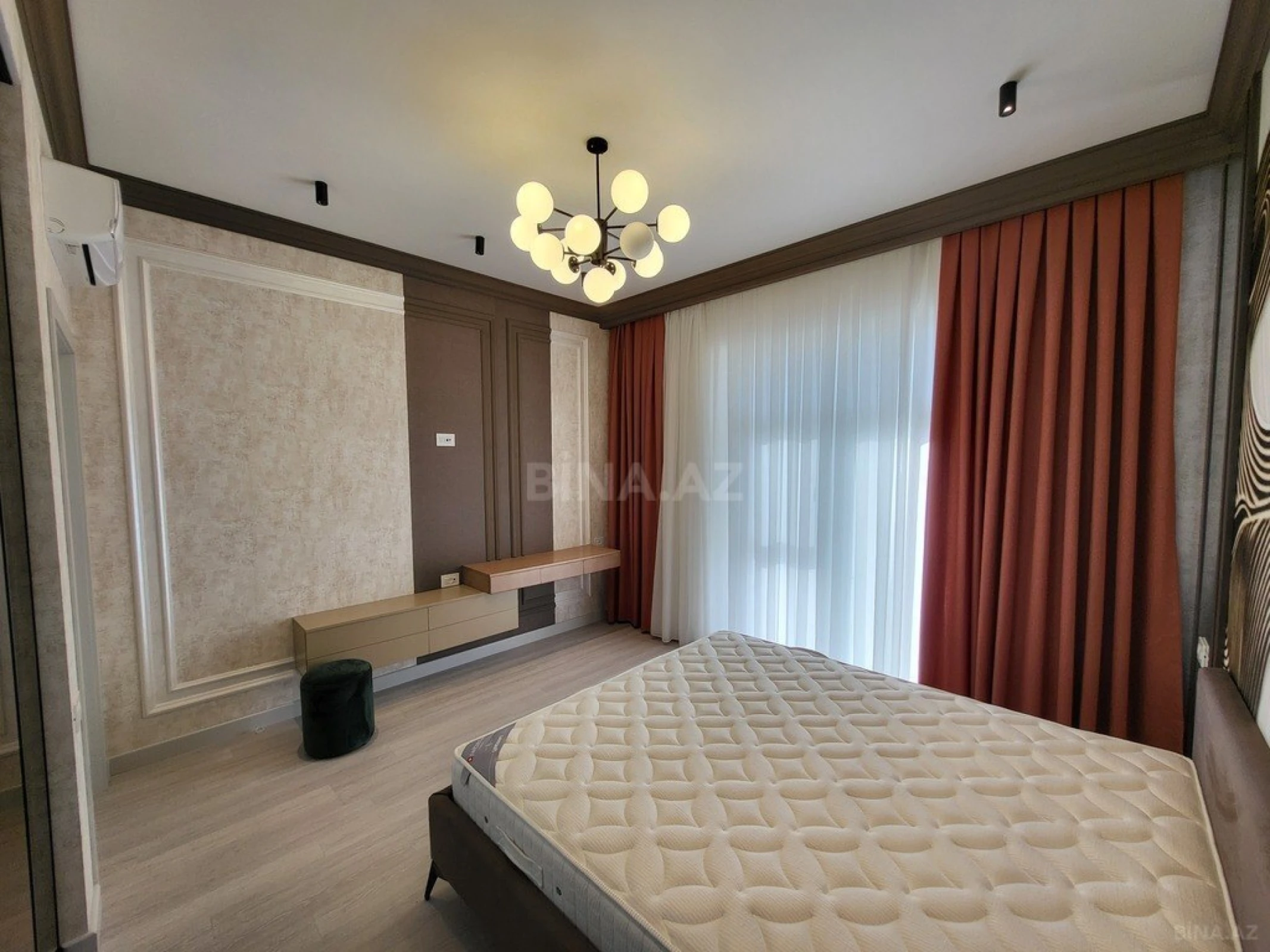 Kirayə verilir 3 otaqlı mənzil 140 m²