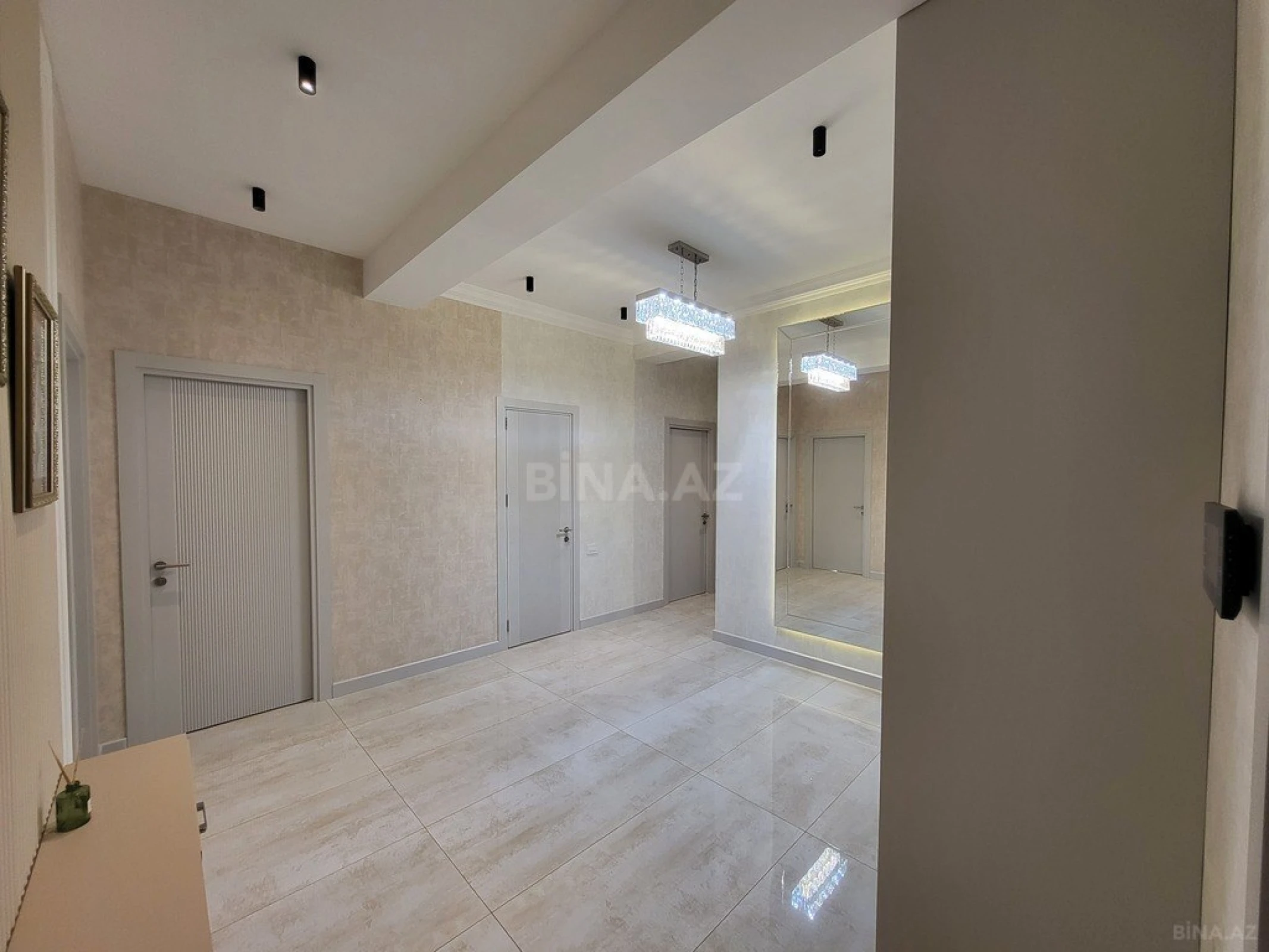 Kirayə verilir 3 otaqlı mənzil 140 m²