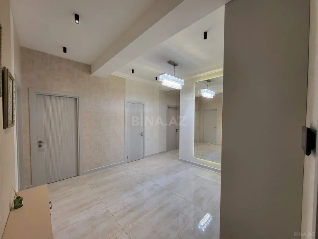 Kirayə verilir 3 otaqlı mənzil 140 m²
