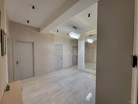 Kirayə verilir 3 otaqlı mənzil 140 m²